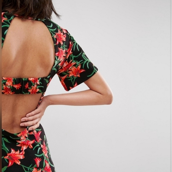Asos Maxi Tea Dress with Open Back Detail in Floral Print  Women's Size 6 - Picture 5 of 16